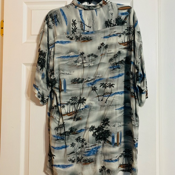 Pierre Cardin XL Hawaiian Shirt - Picture 2 of 4